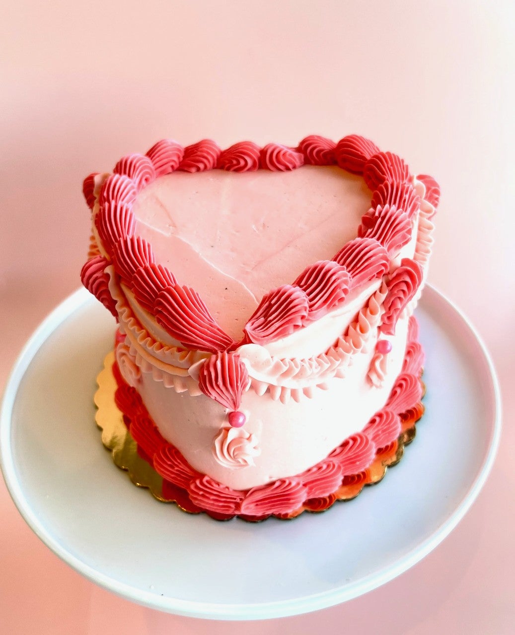 メテュ　センイル　キット　HBD HEART CAKE SPEAKER Heart Signature Cake: Order a Cake Near Me | Luliet